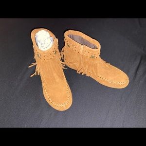 Moccasin ankle boots 🌵